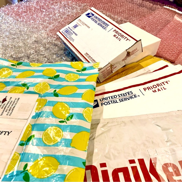 Simply thirfty shop is offering 10 4x6 boxes and  25 -4x6 anti Static for 15.00! - Picture 12 of 14